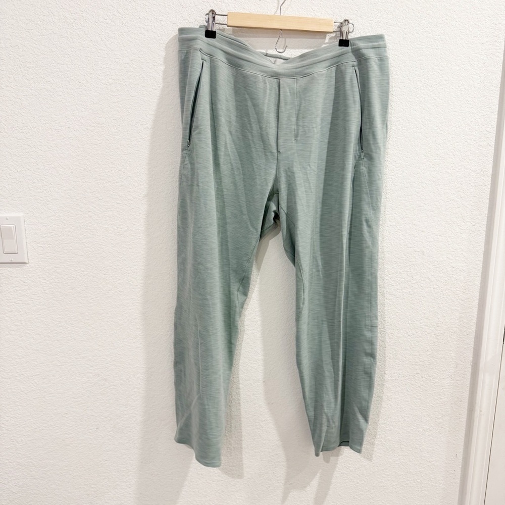 Lululemon- Men’s Balance Pant 27” - Size XXL
